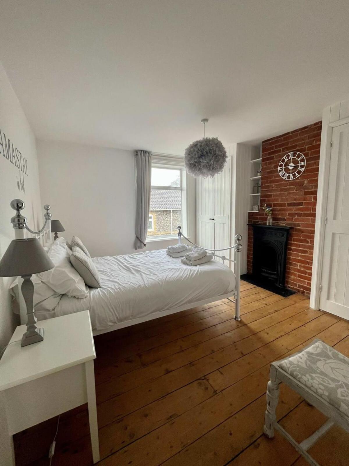 Cosy 2 Bedroom Victorian Townhouse In The Town Centre Bury St. Edmunds 外观 照片
